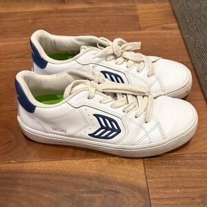 Cariuma Salvas Sneakers Size 8